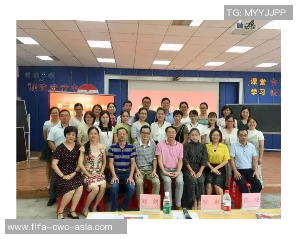 梁哲在足球赛场上的精彩表现与职业生涯回顾 梁哲在足球赛场上的精彩表现与职业生涯回顾