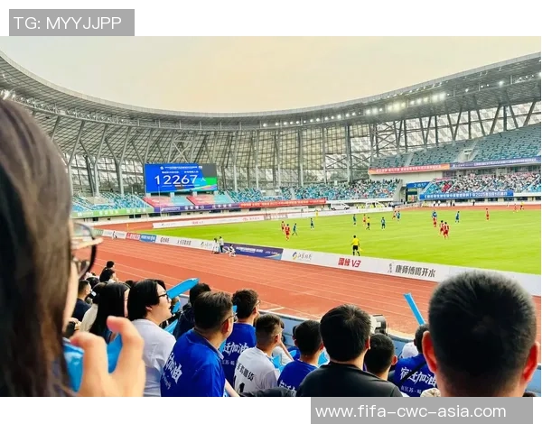 豪门足球风云再起CMM联赛激战正酣球星纷纷崛起的传奇故事